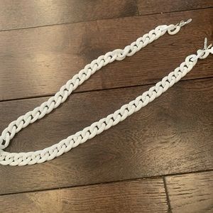 White mask chain